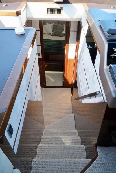 2016 Galeon Skydeck 56