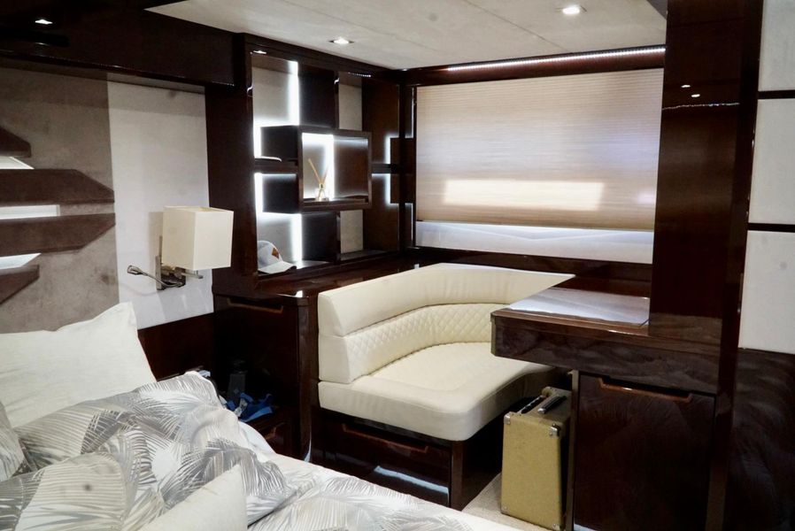 2016 Galeon Skydeck 56