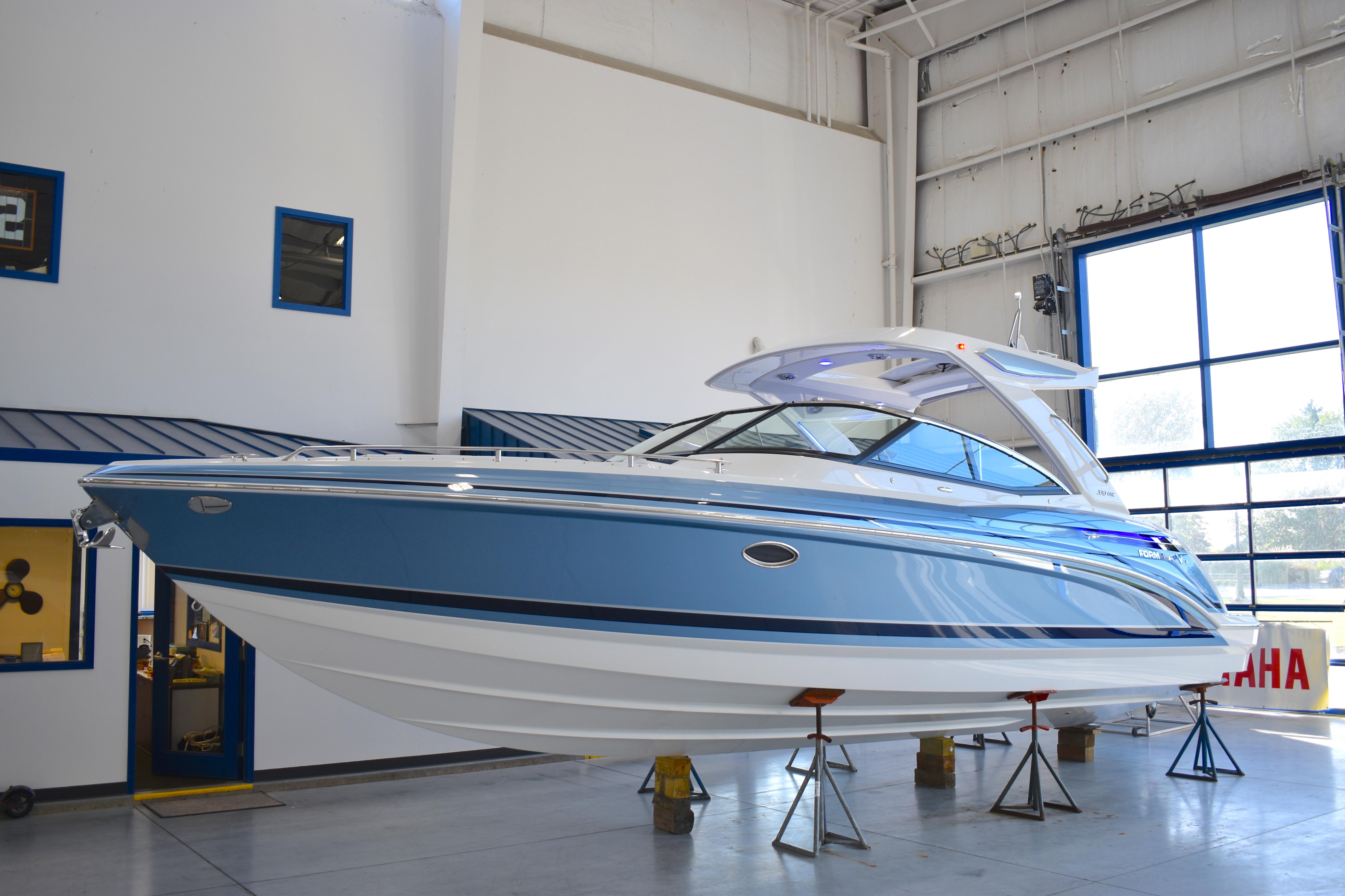 2024 Formula 330 Crossover Bowrider I/O ExpressBoot Kaufen YachtWorld