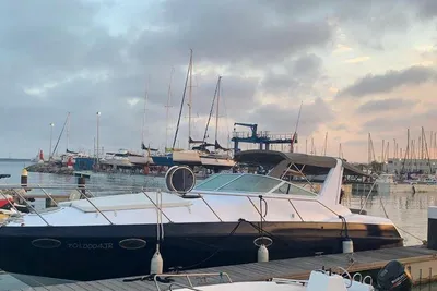 1991 Chris-Craft Crowne 302