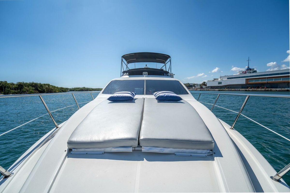 2001 Azimut 46 