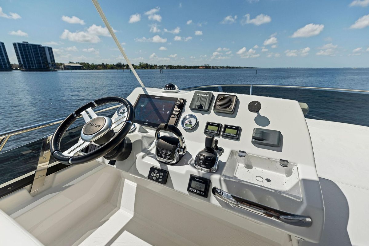 2018 Prestige 46 