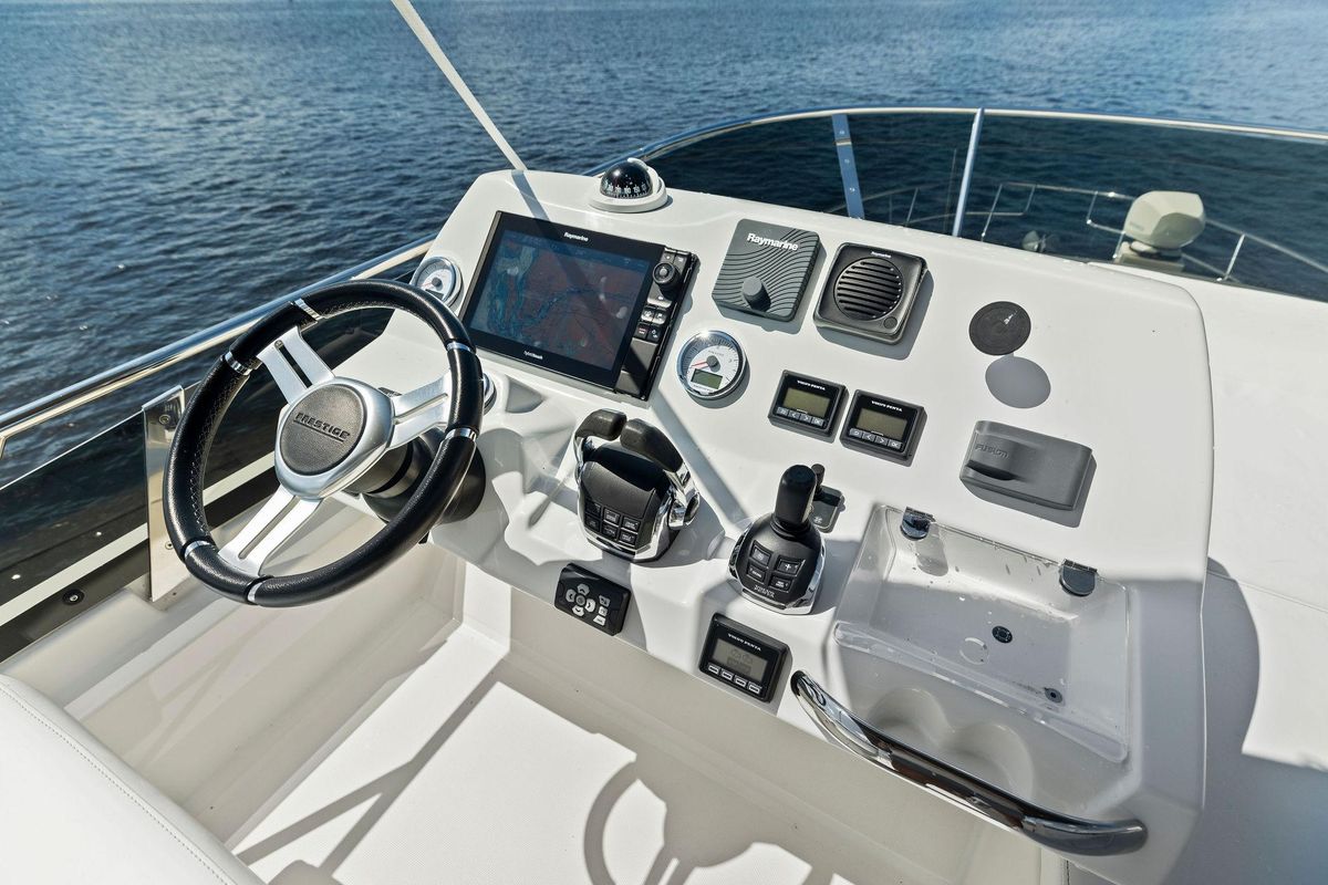 2018 Prestige 46 