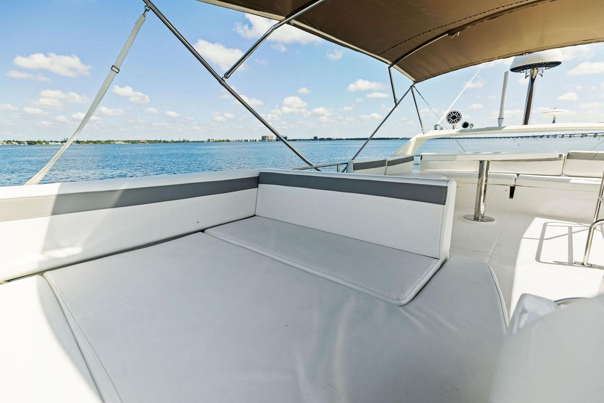 2018 Prestige 46 