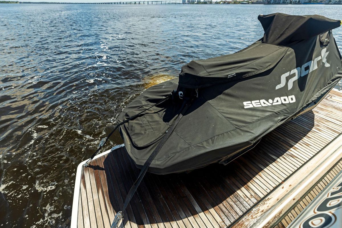 2018 Prestige 46 