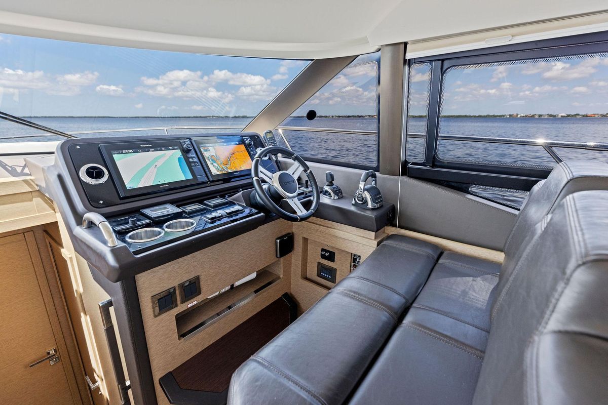 2018 Prestige 46 