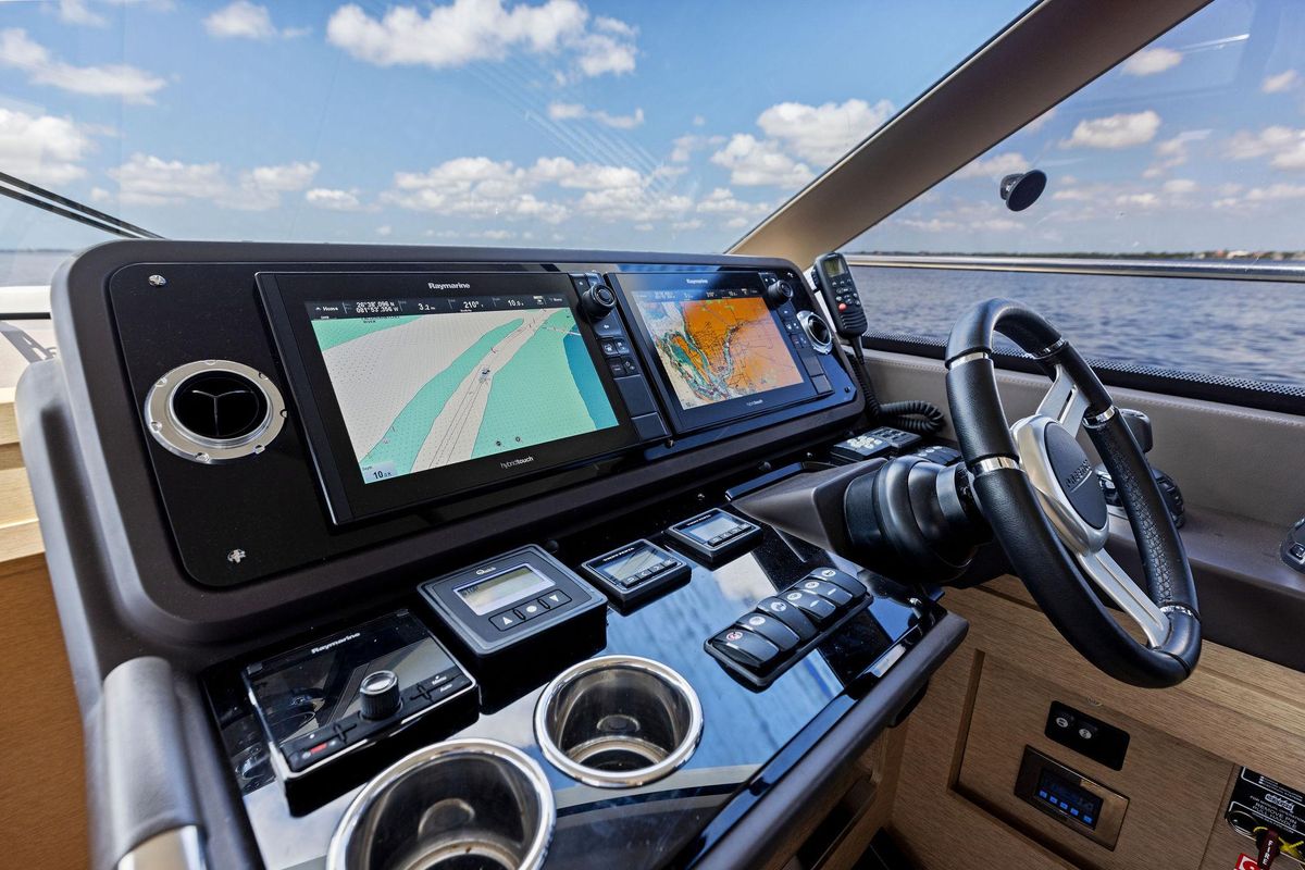 2018 Prestige 46 