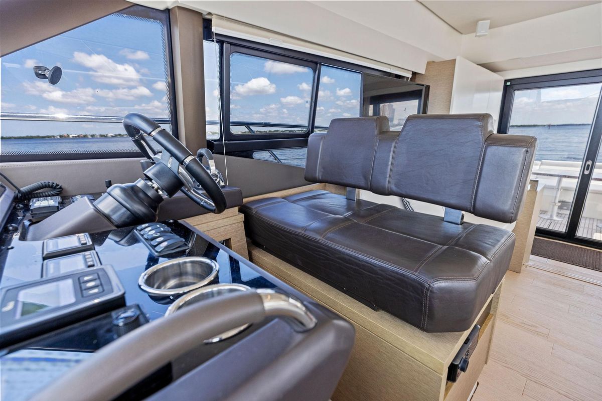 2018 Prestige 46 