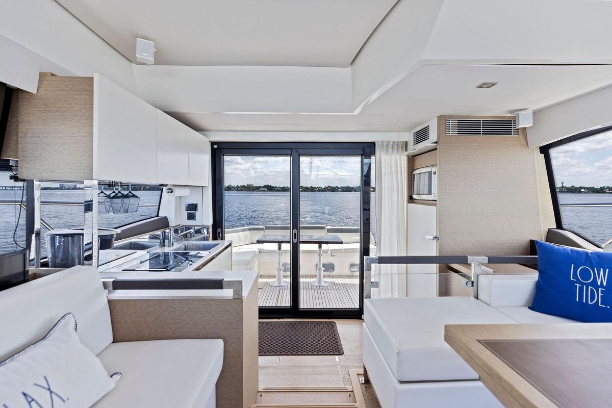 2018 Prestige 46 