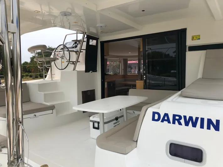 Darwin Yacht Photos Pics 