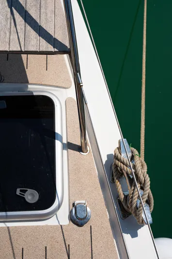  Yacht Photos Pics 2023 Fountaine Pajot Isla 40 yacht deck with hatch and mooring rope.