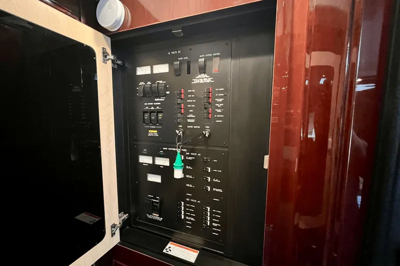 Mariner Yacht Photos Pics 