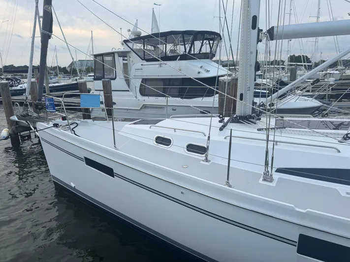 Catalina 425 In Stock Yacht Photos Pics 