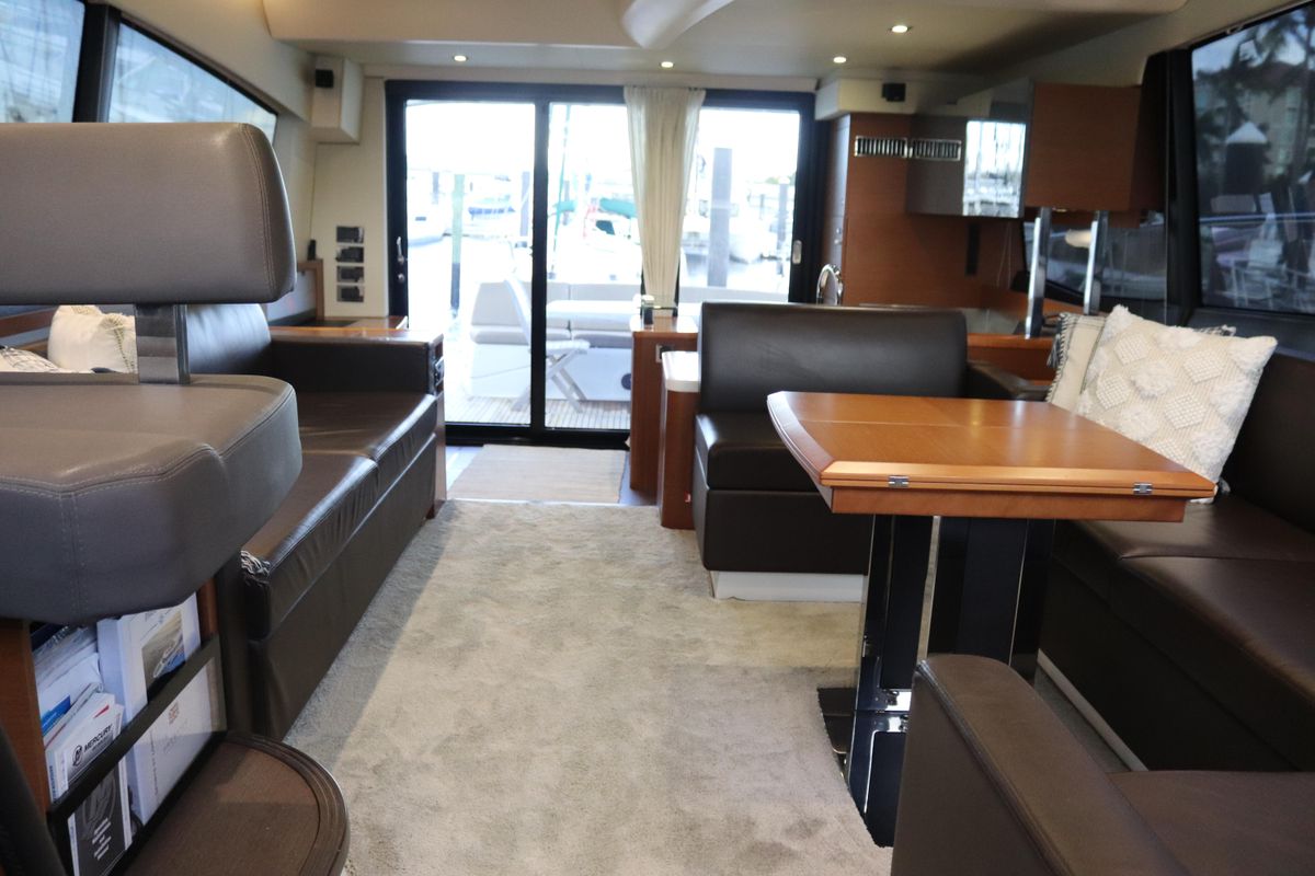 2015 Prestige 55 