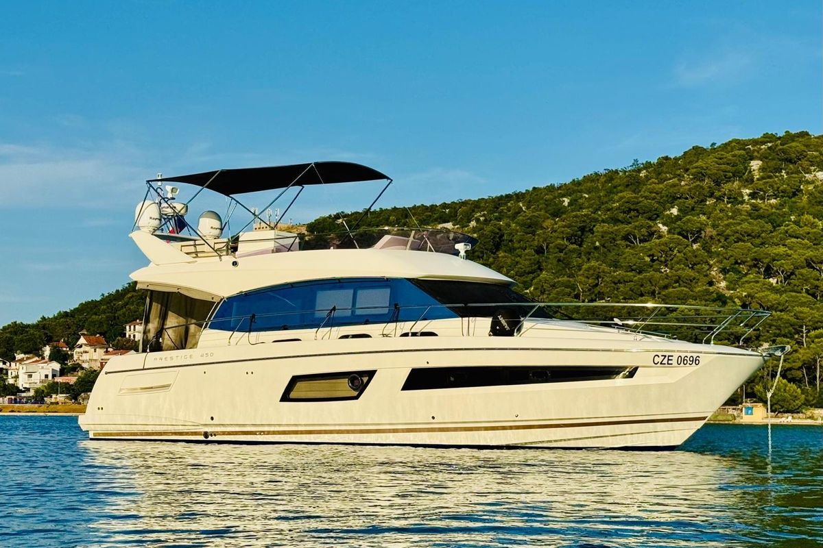 2017 Prestige 45 