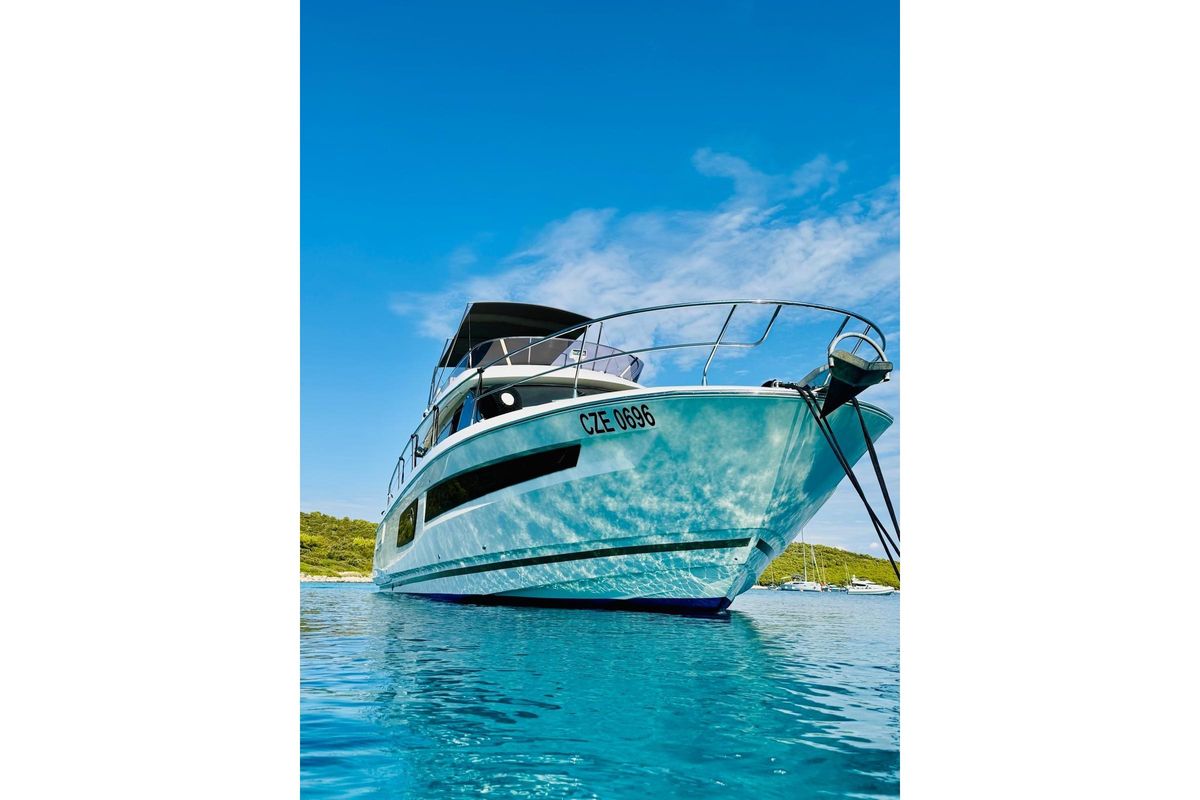 2017 Prestige 45 