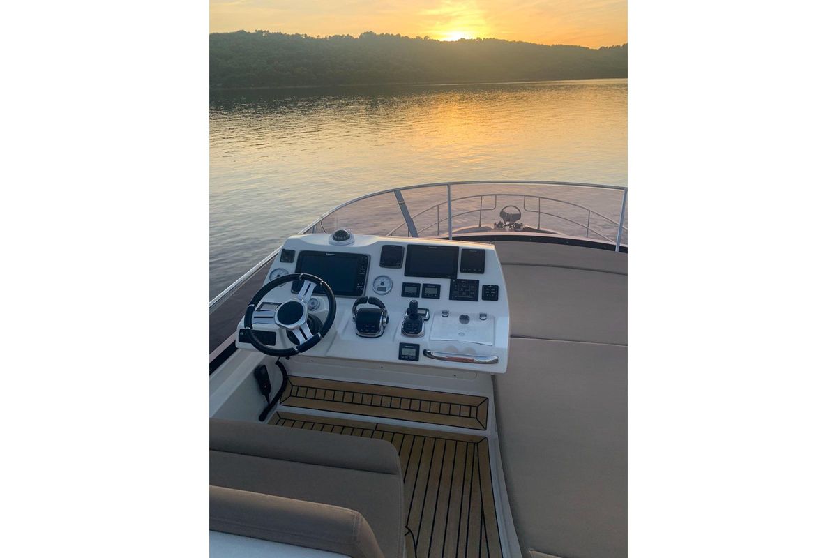 2017 Prestige 45 