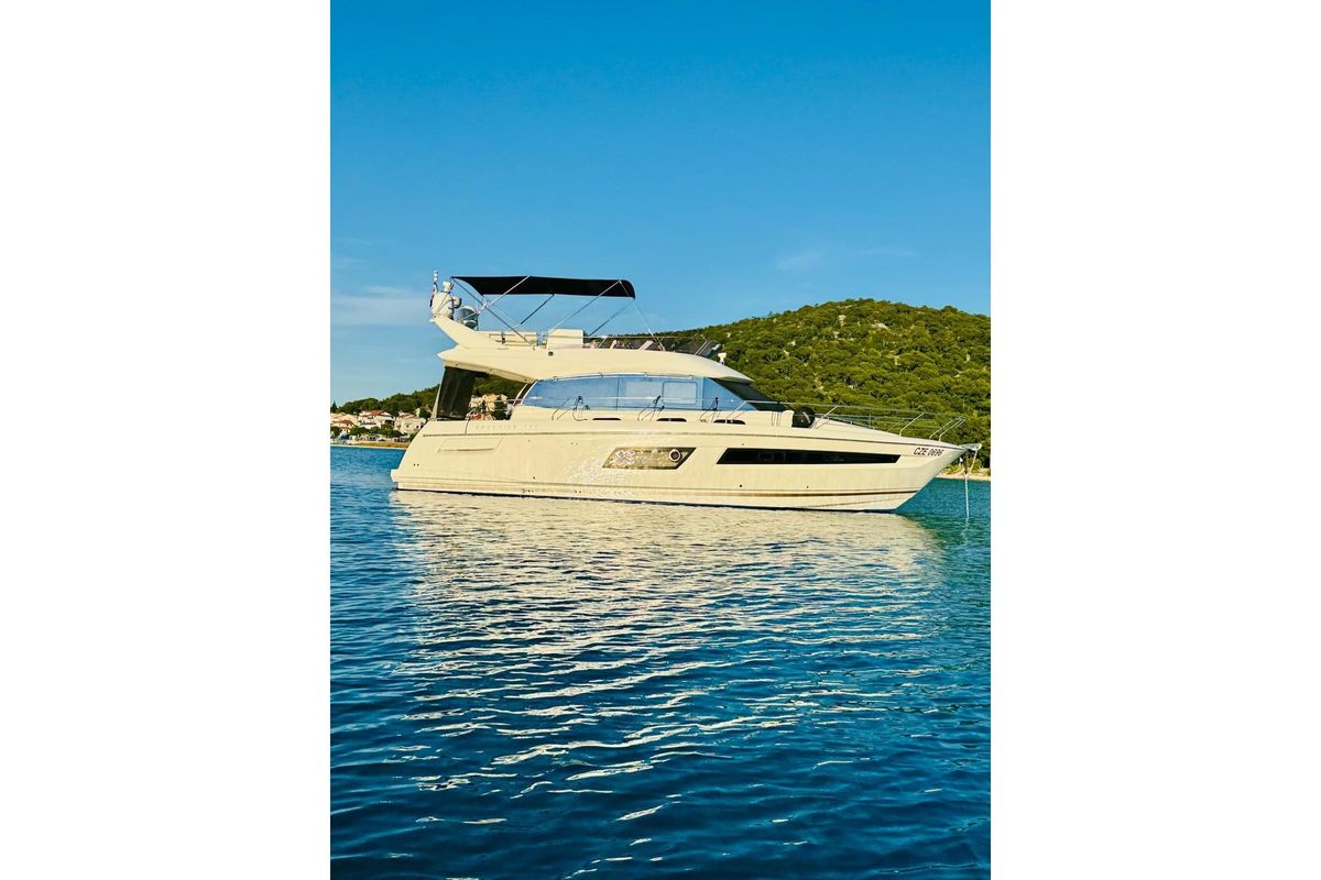 2017 Prestige 45 