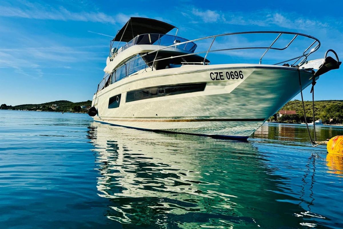 2017 Prestige 45 