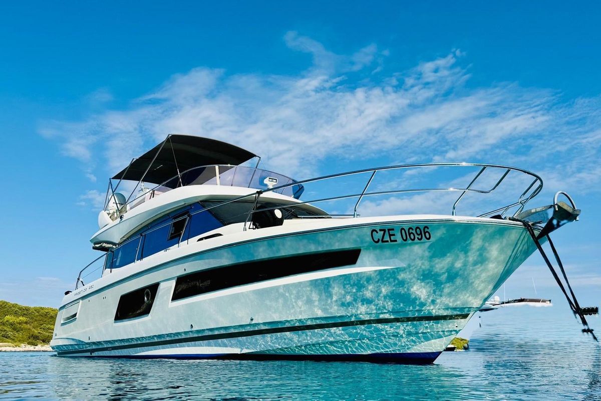 2017 Prestige 45 