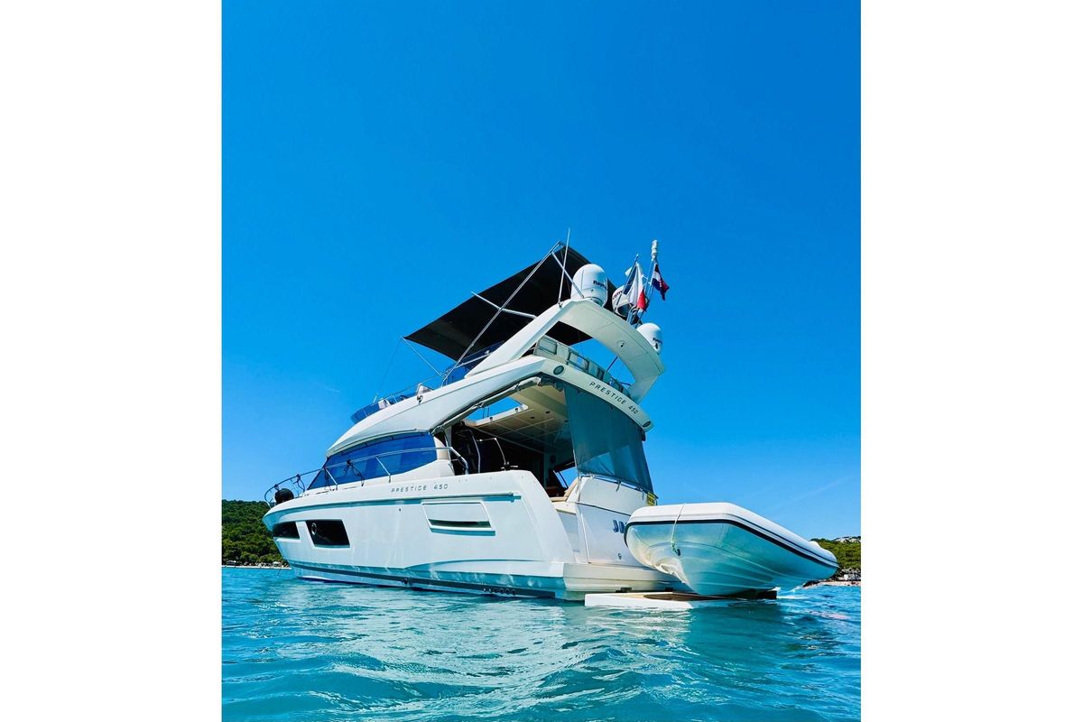 2017 Prestige 45 