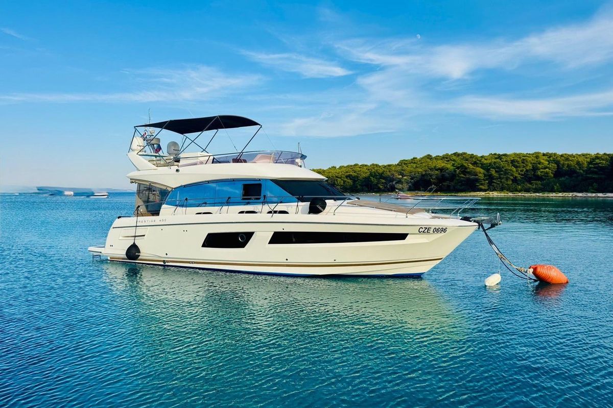 2017 Prestige 45 