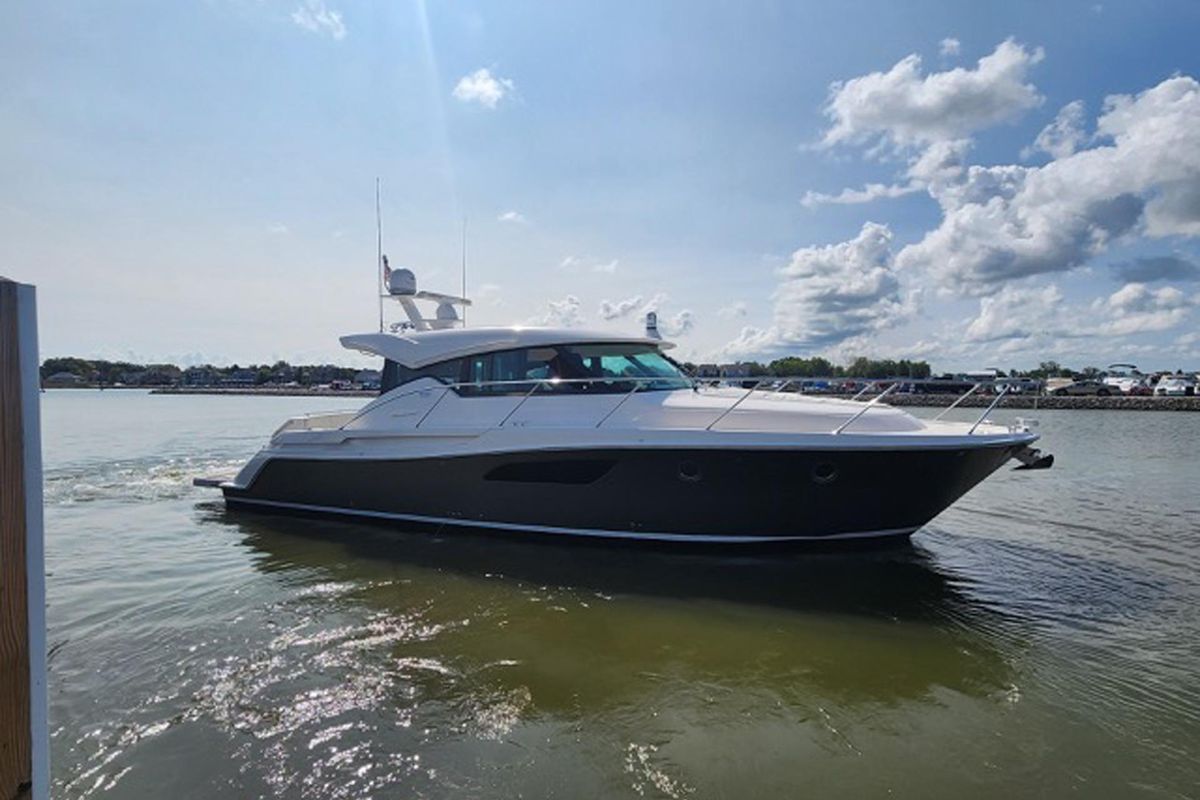 2018 Tiara Yachts 44 