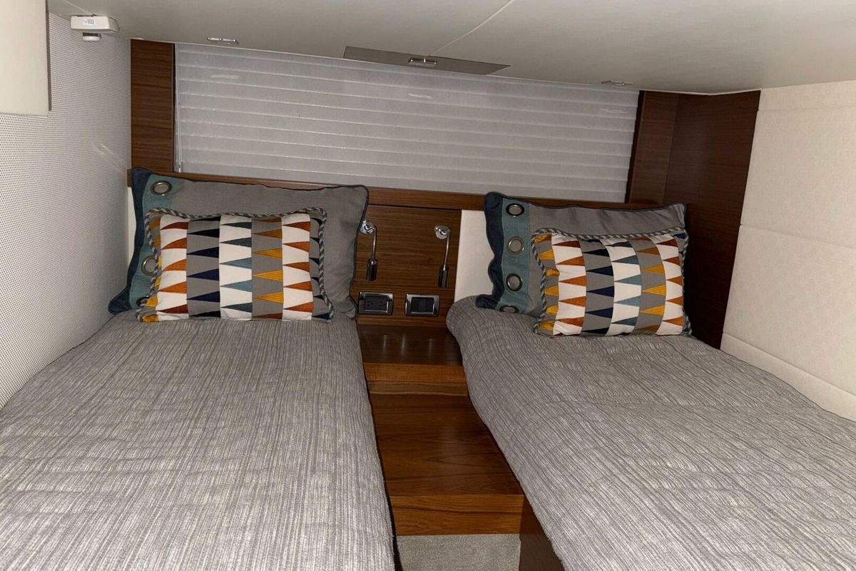 2018 Tiara Yachts 44 