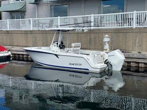 Blackfin 212 CC