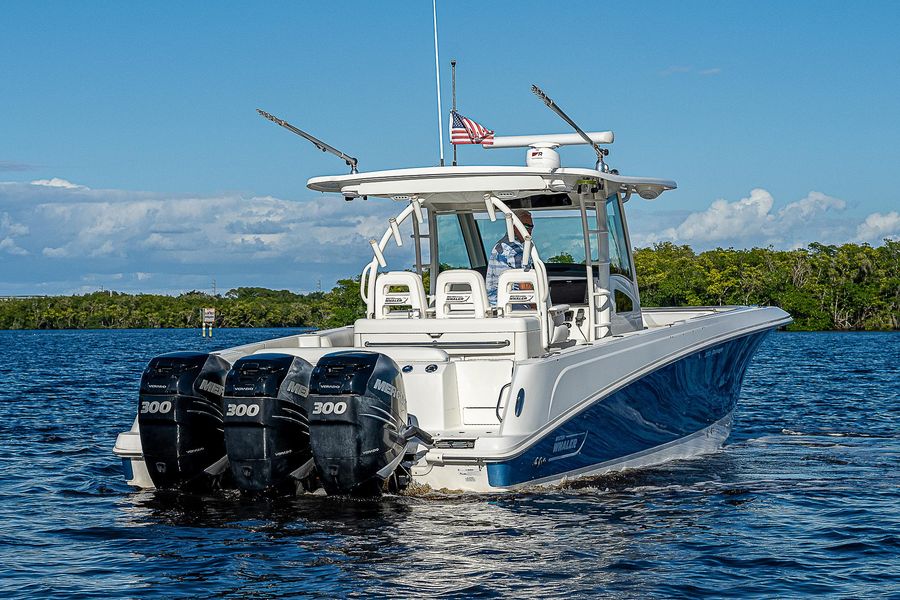 2013 Boston Whaler 370 Outrage