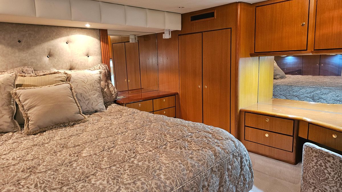 2000 Ocean Yachts 70 