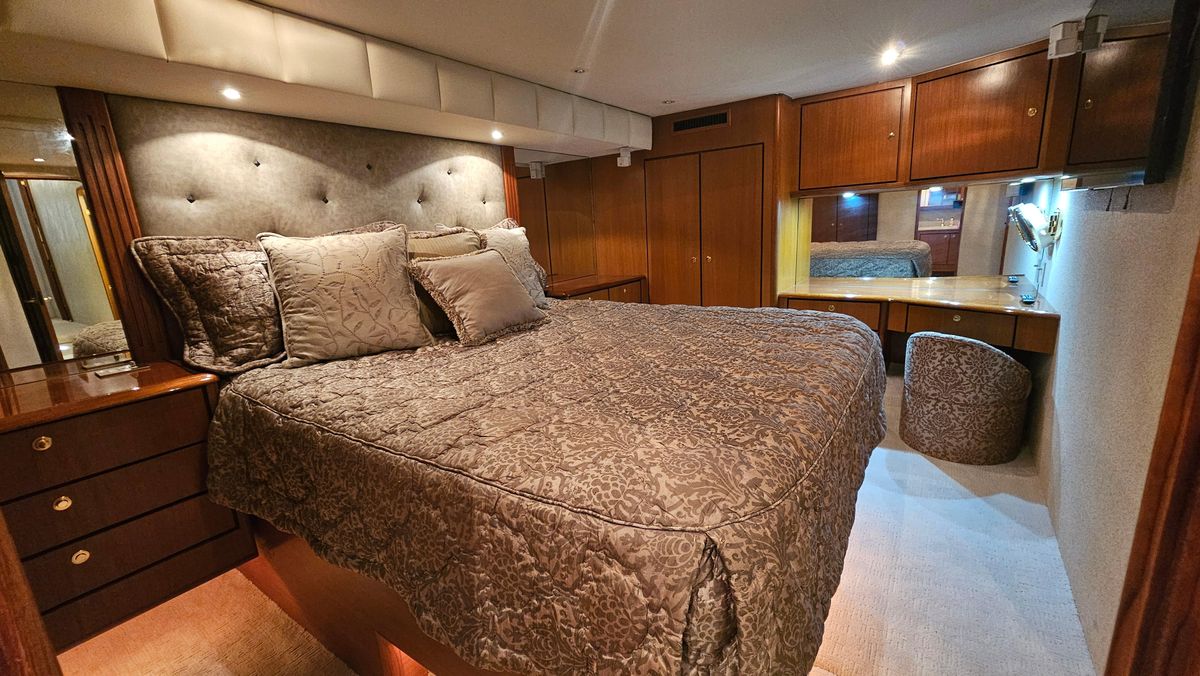 2000 Ocean Yachts 70 