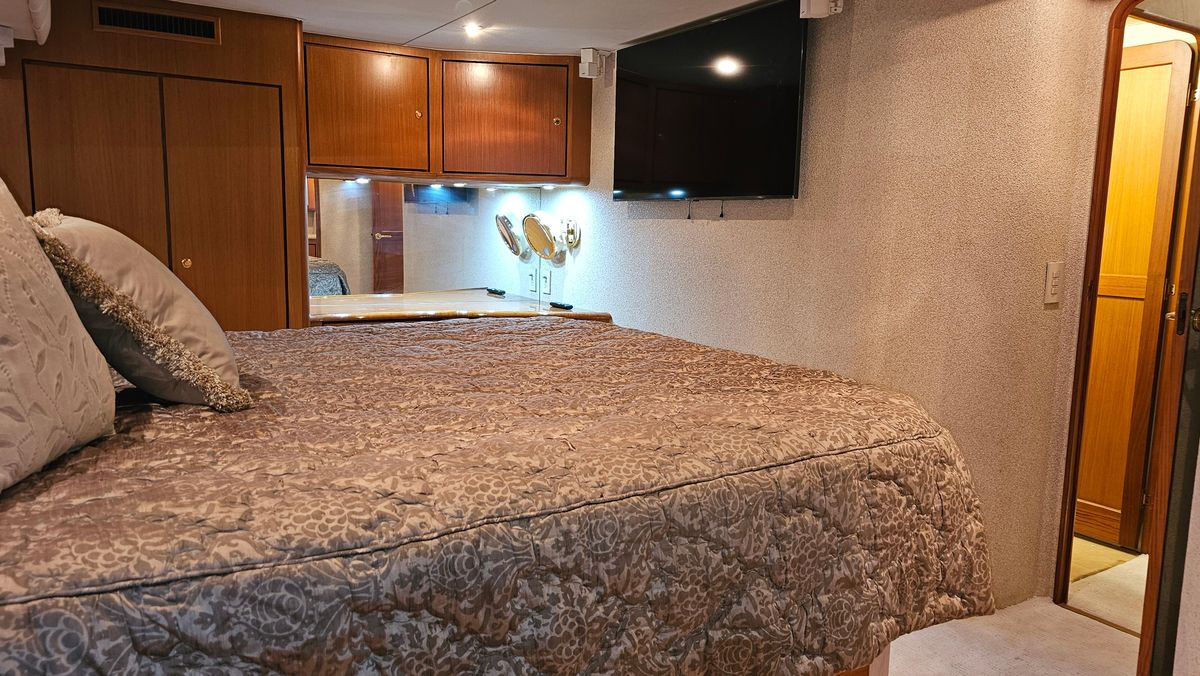 2000 Ocean Yachts 70 
