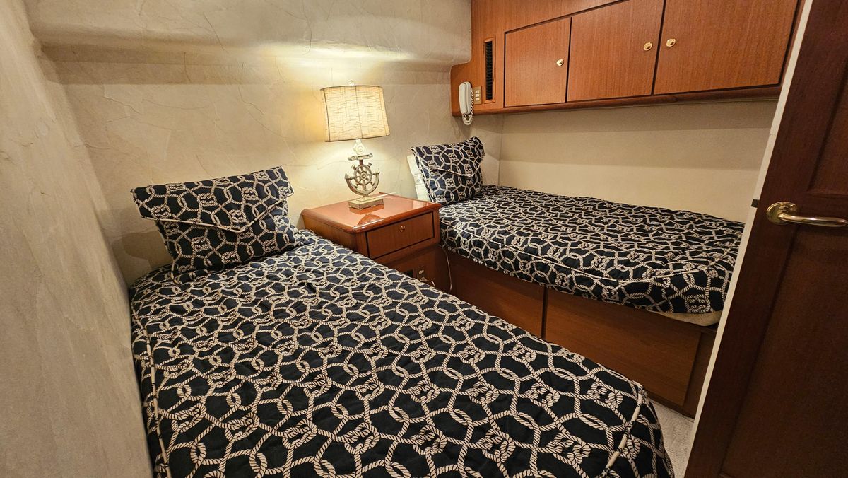 2000 Ocean Yachts 70 