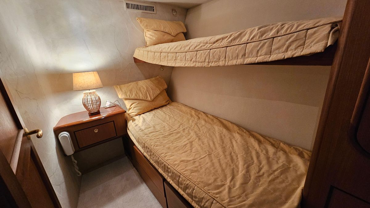 2000 Ocean Yachts 70 