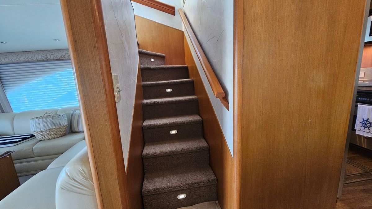 2000 Ocean Yachts 70 