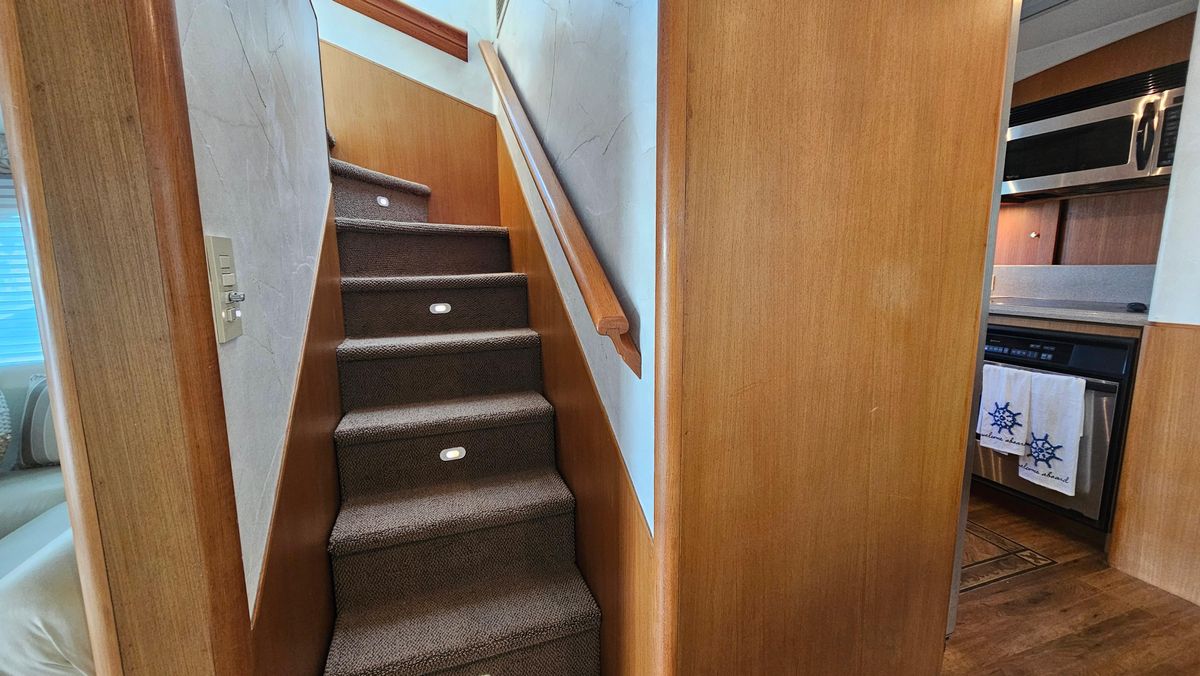 2000 Ocean Yachts 70 