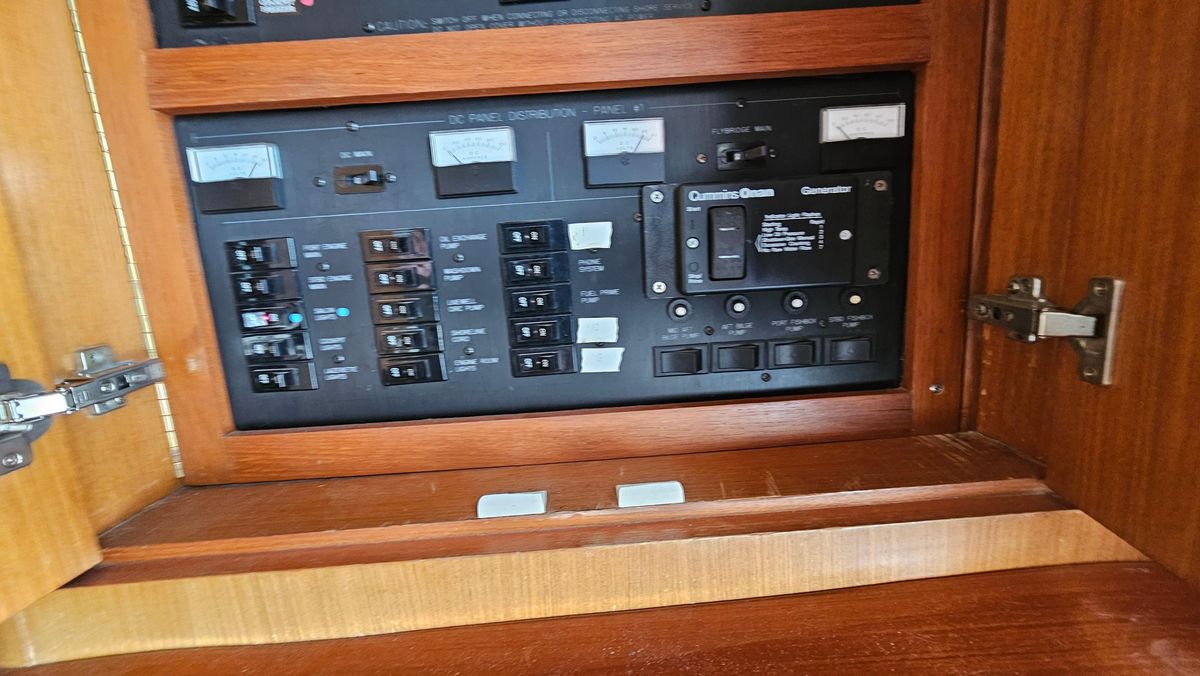 2000 Ocean Yachts 70 