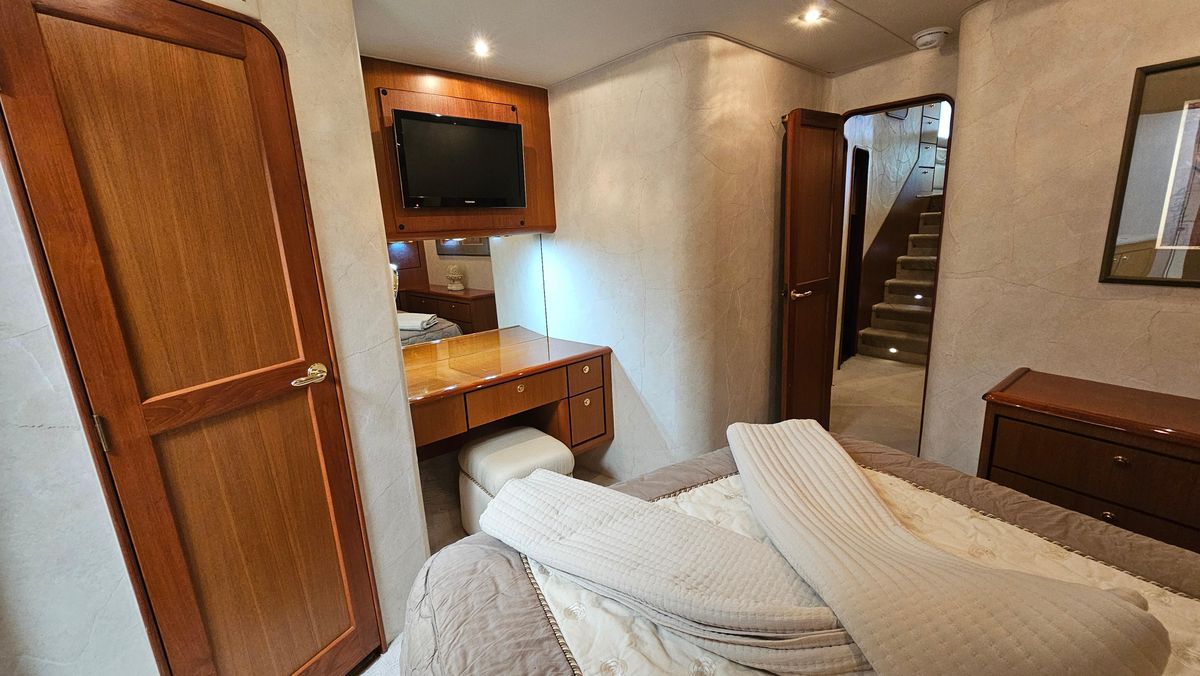 2000 Ocean Yachts 70 