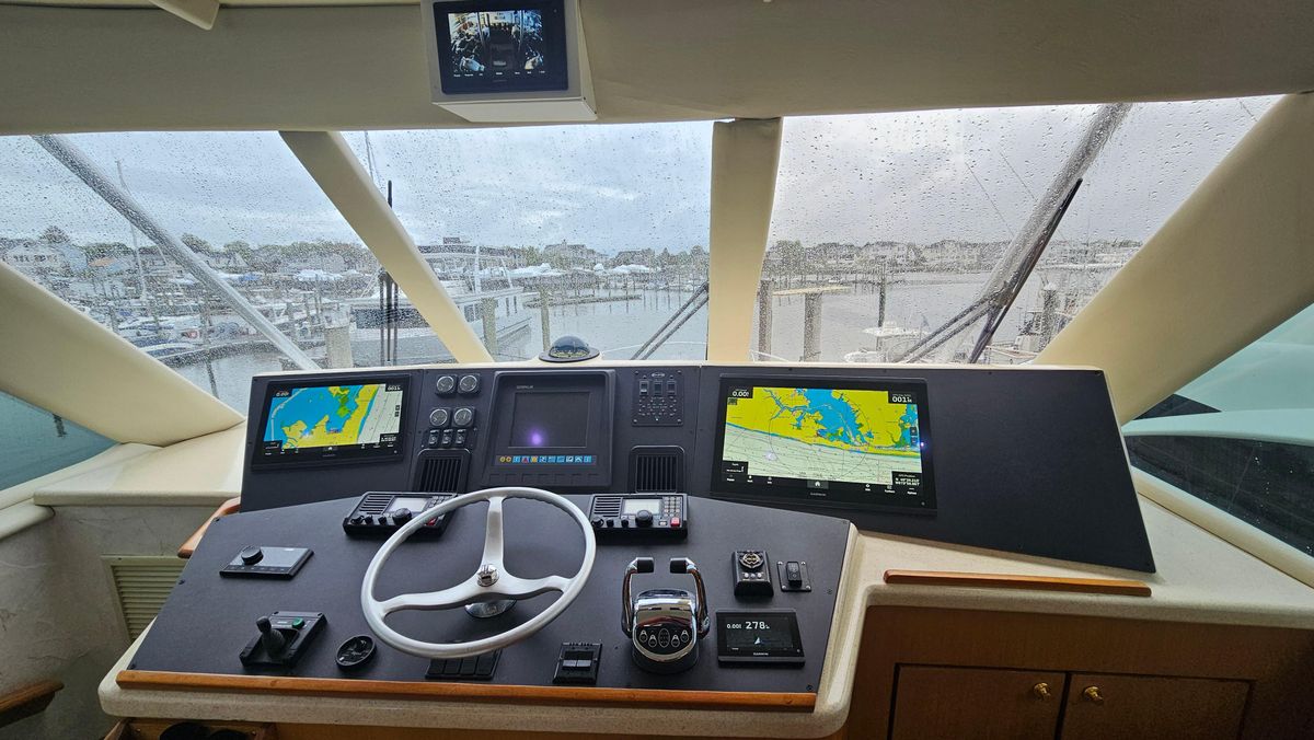 2000 Ocean Yachts 70 