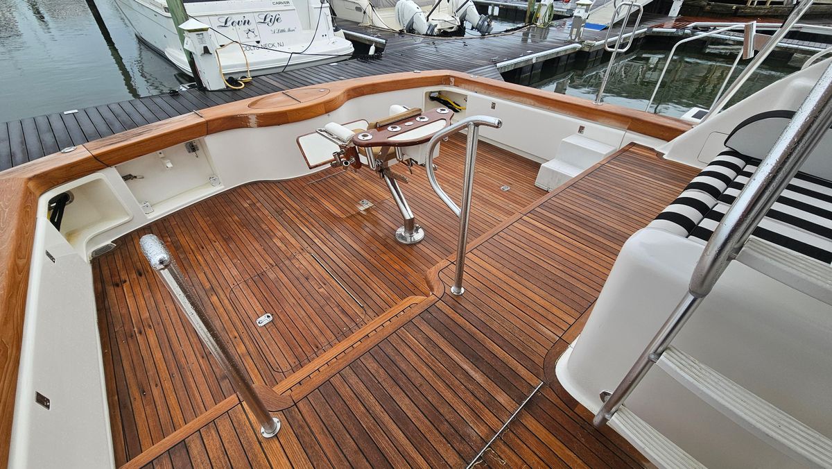 2000 Ocean Yachts 70 