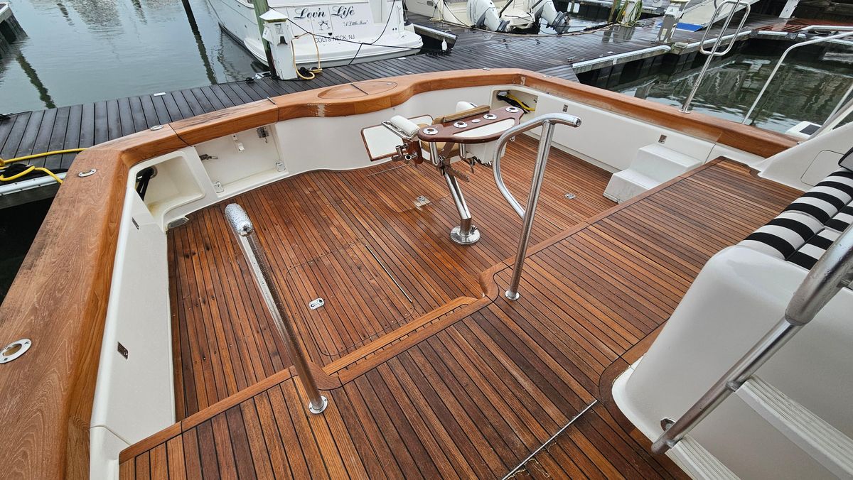 2000 Ocean Yachts 70 