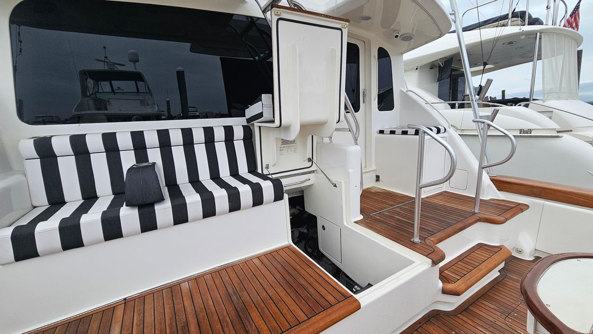 2000 Ocean Yachts 70 