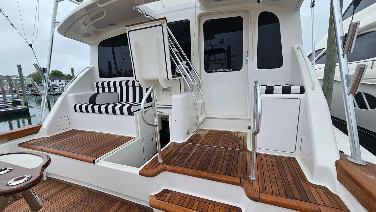 2000 Ocean Yachts 70 