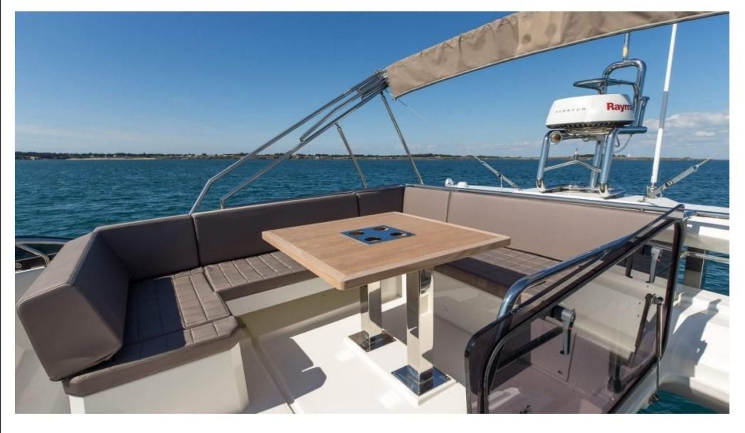 2018 Prestige 53 