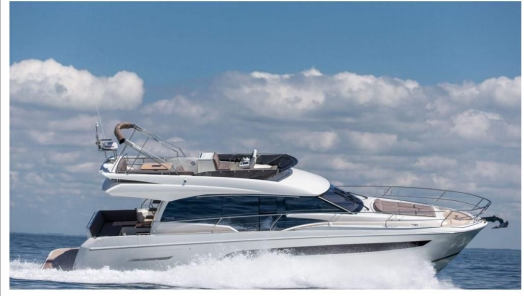 2018 Prestige 53 