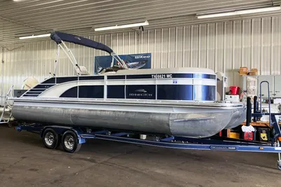 Bennington 23 GSB