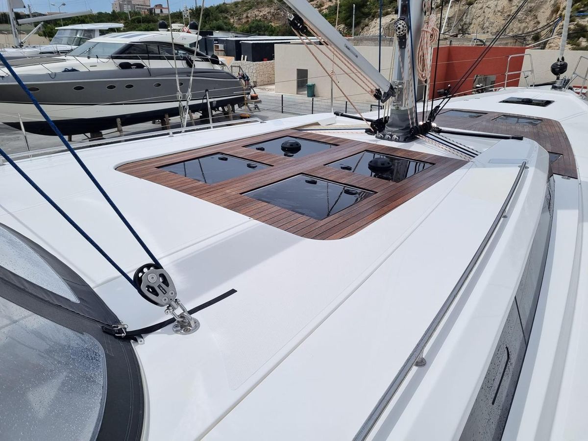 2023 Bavaria 54 
