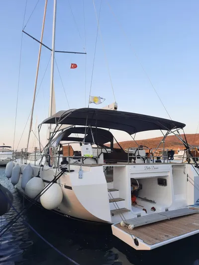 Bella Donna Yacht Photos Pics 