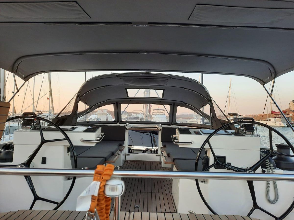 2023 Bavaria 54 